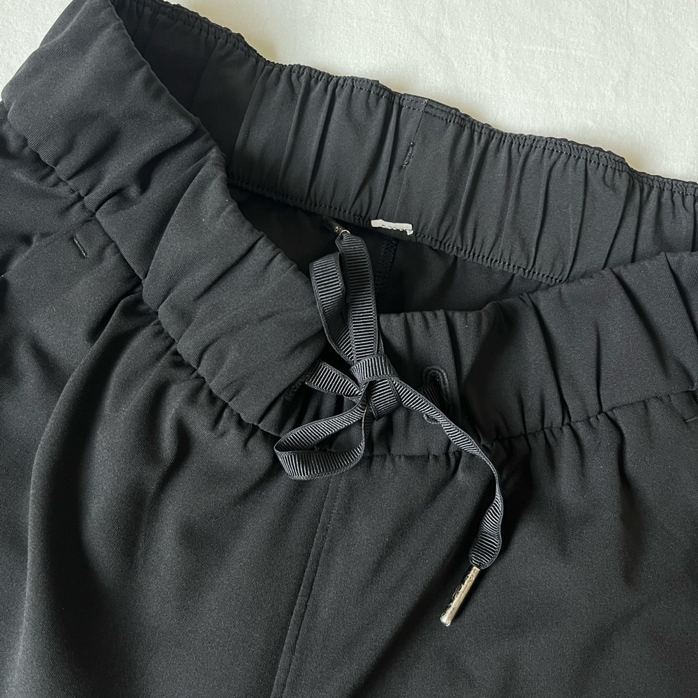 Lululemon On The Fly Drawstring 7/8 Pant - Picture 4 of 6